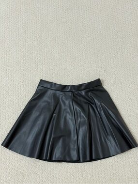 H&M Black Faux Leather Pleated Skater Skirt Girl size 7